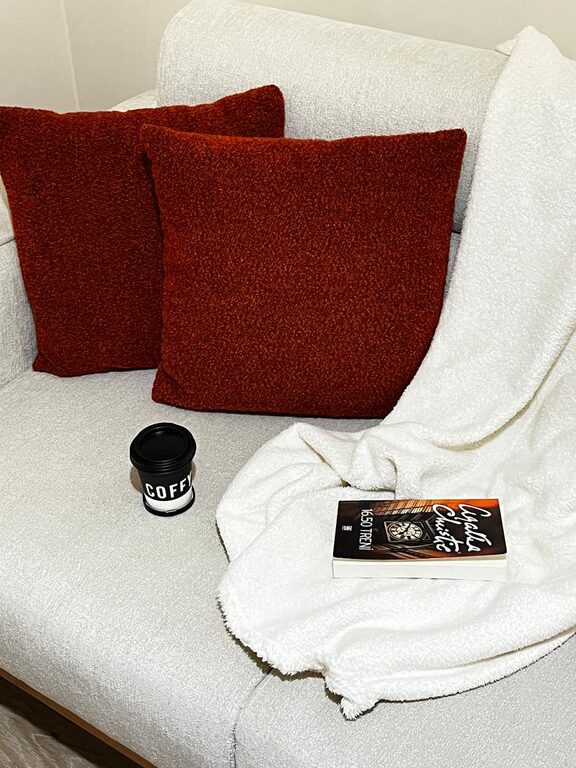 Simple Tips to Create a Cozy and Inviting Home Atmosphere Year-Round